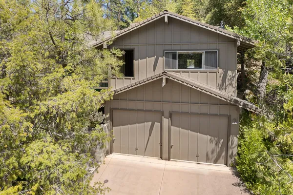 $997,000 | 38980 Lake Point Court, Bass Lake, CA 93604