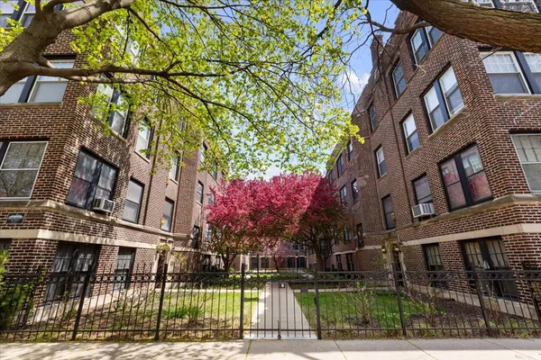 $2,900 | 5331 South Cornell Avenue, Unit 3, Chicago, IL 60615