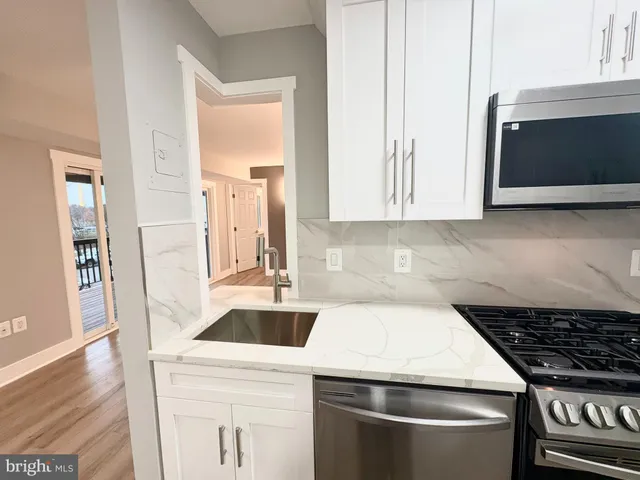 a view of utility room