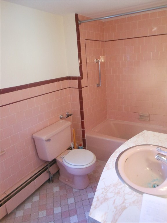 911 Tunk Hill Road Scituate, RI 02825 - Photo 27 of 38 FULL BATH 2ND FLOOR