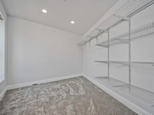 $3,800 | 1800 Dewes Street, Unit 305, Glenview, IL 60025