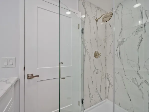 $3,800 | 1800 Dewes Street, Unit 305, Glenview, IL 60025