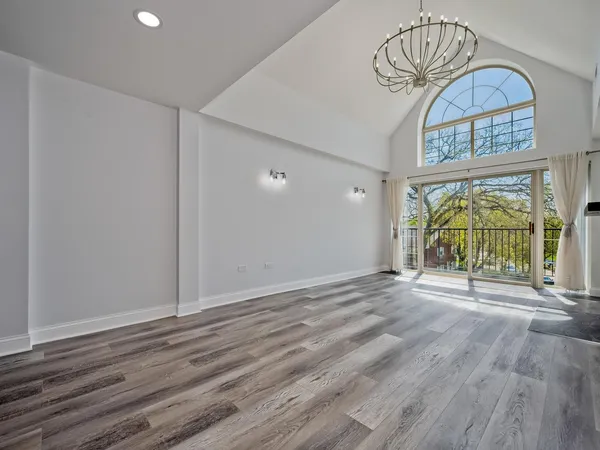 $3,800 | 1800 Dewes Street, Unit 305, Glenview, IL 60025