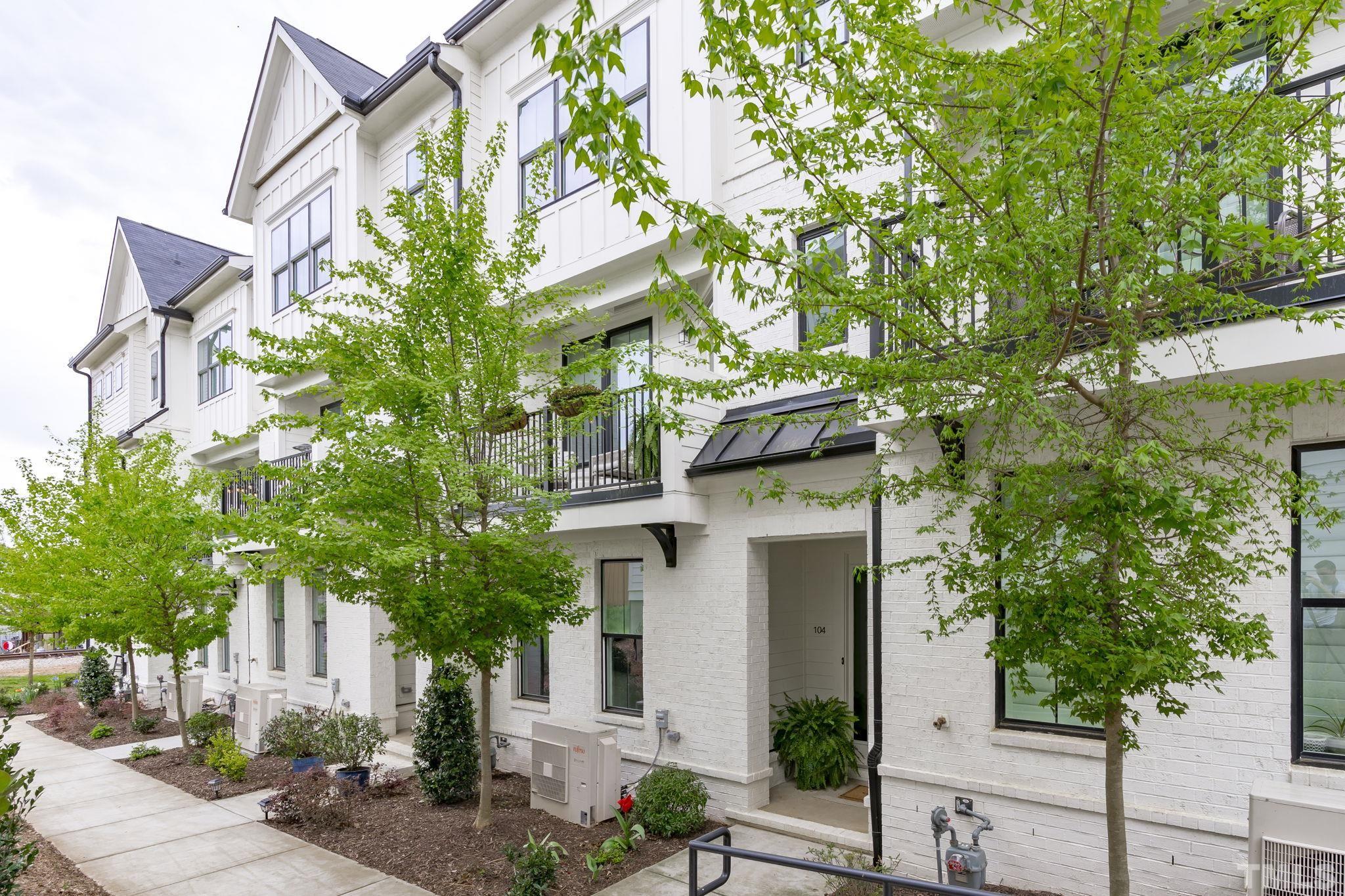 1610 Draper View Loop, Unit 104 Raleigh, NC 27608 - Photo 2 of 41