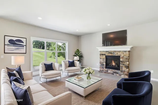 $729,900 | 204 Westmorland Drive, Mount Horeb, WI 53572