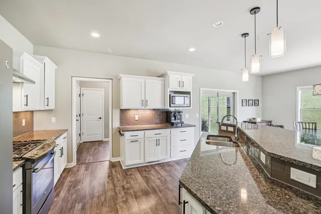 $729,900 | 204 Westmorland Drive, Mount Horeb, WI 53572