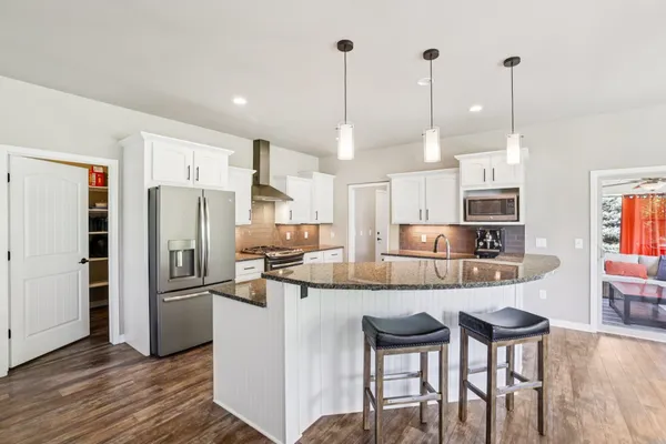 $729,900 | 204 Westmorland Drive, Mount Horeb, WI 53572