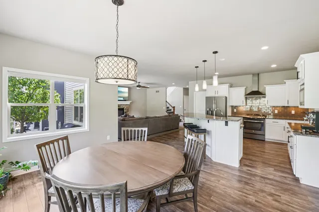 $729,900 | 204 Westmorland Drive, Mount Horeb, WI 53572