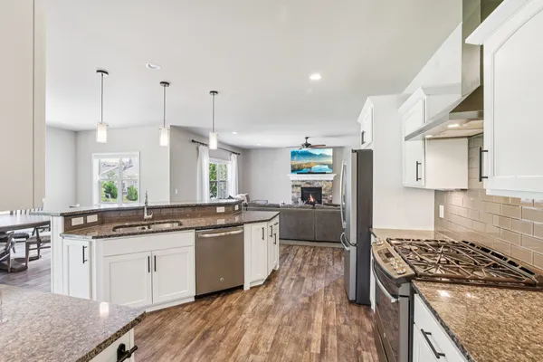 $729,900 | 204 Westmorland Drive, Mount Horeb, WI 53572