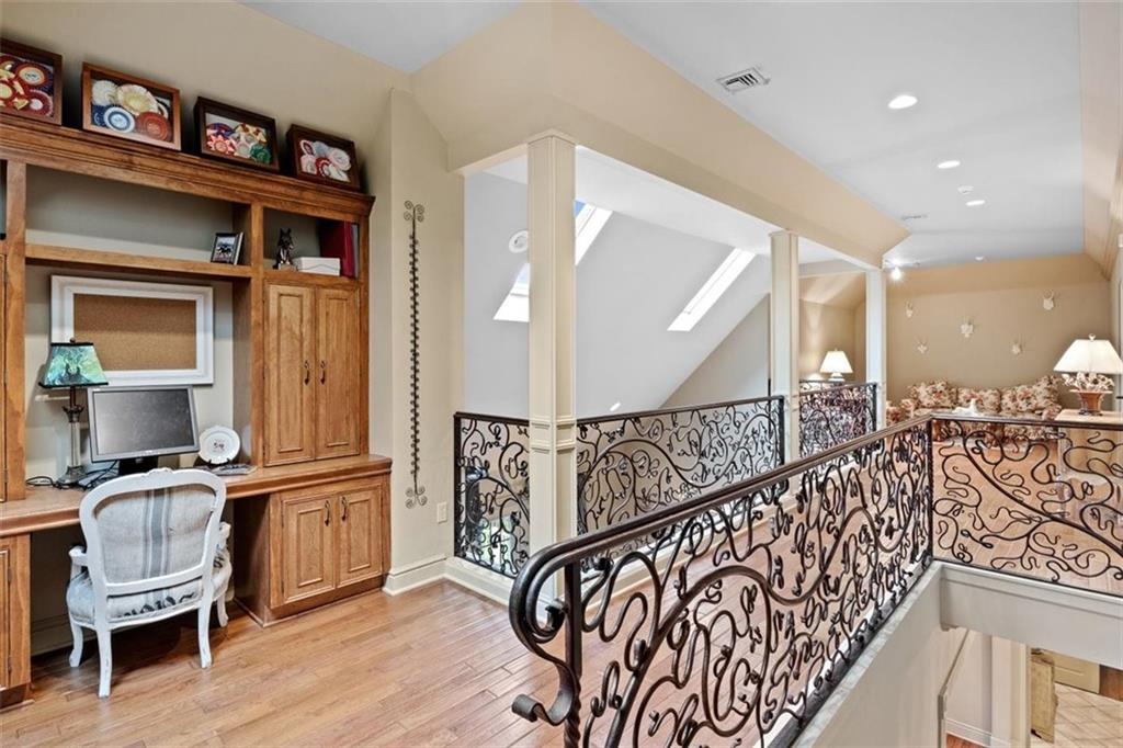 522 Farndale Road Pittsburgh, PA 15215 - Photo 14 of 25 Gallery Image 14