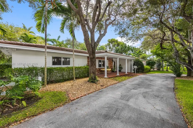 $1,500,000 | 13205 Southwest 71st Avenue, Pinecrest, FL 33156