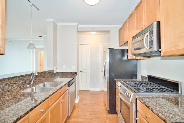 $3,250 | 450 East Waterside Drive, Unit 403, Chicago, IL 60601