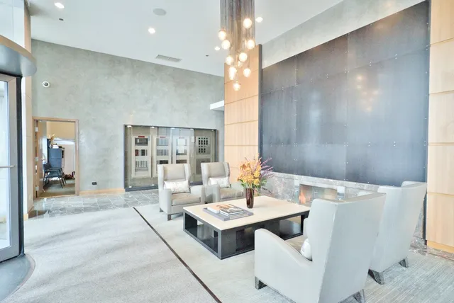 $3,250 | 450 East Waterside Drive, Unit 403, Chicago, IL 60601