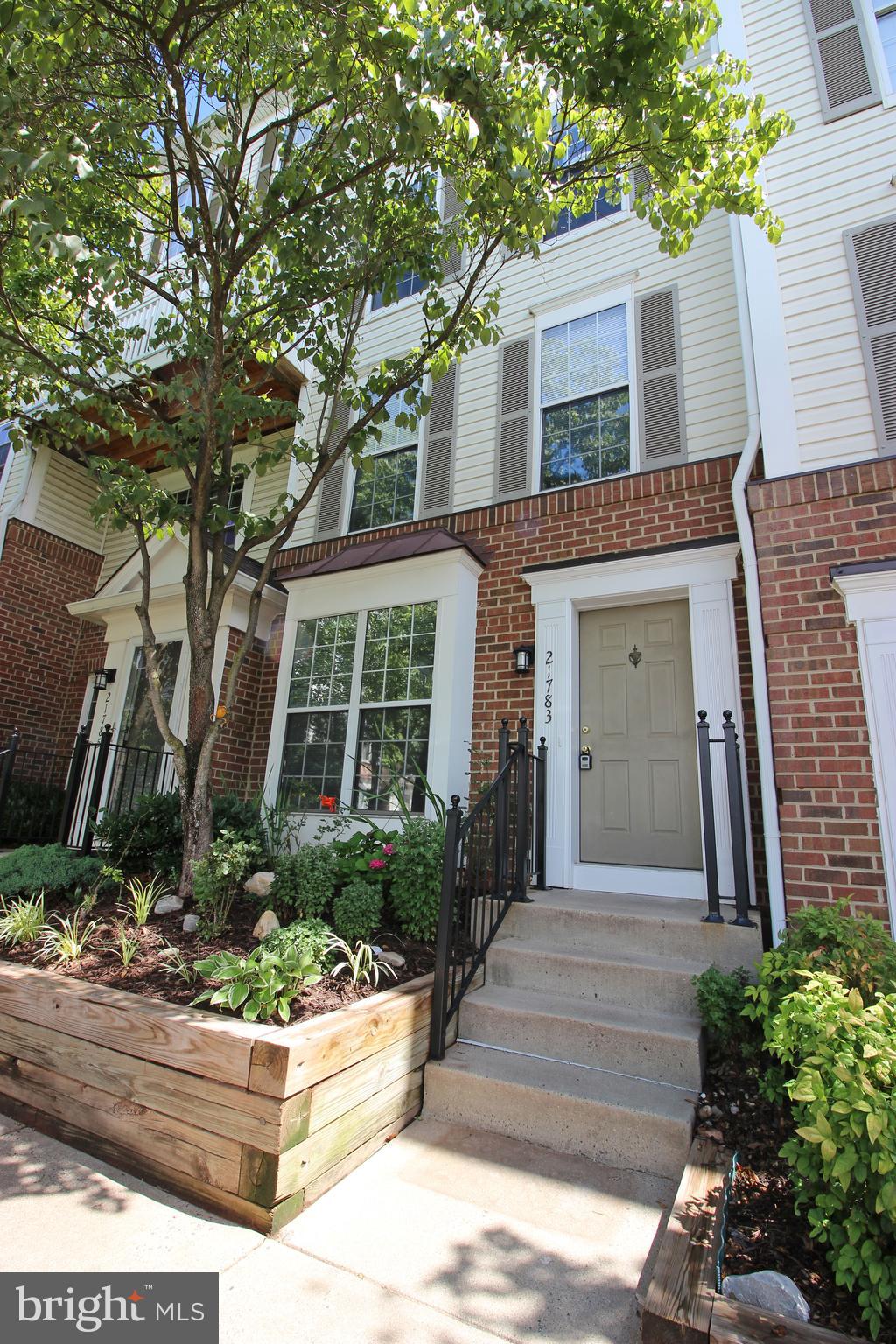 21783 Baldwin Square Sterling, VA 20164 - Photo 1 of 30