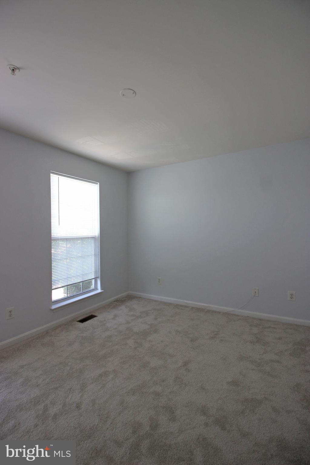 21783 Baldwin Square Sterling, VA 20164 - Photo 12 of 30