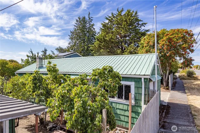 a backyard of a house