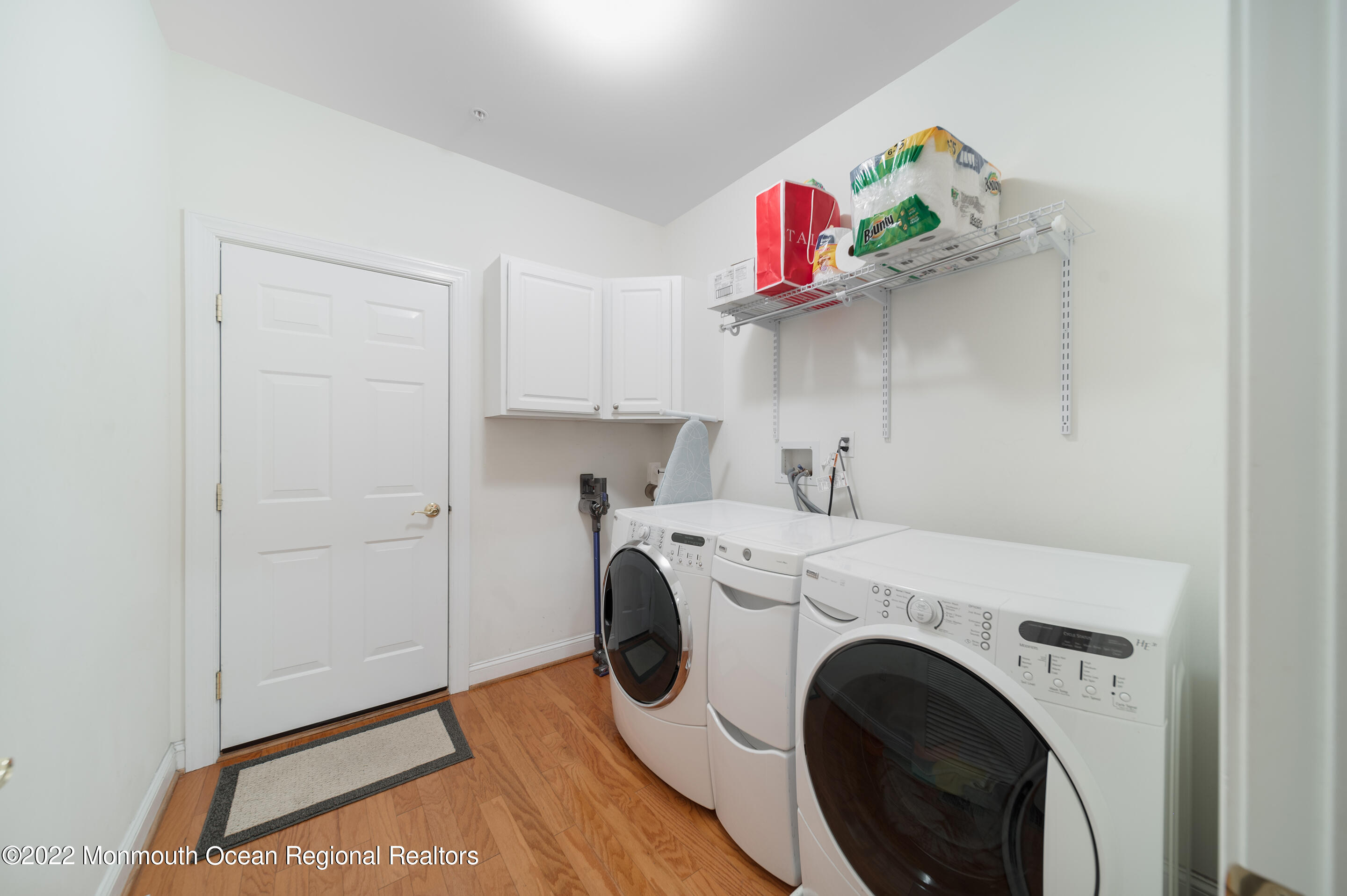 903 Abby Road Middletown, NJ 07748 - Photo 19 of 31 Laundry Room