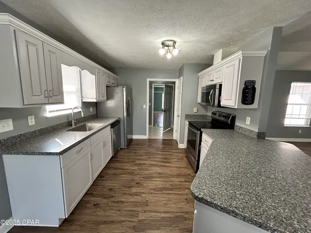 $1,850 | 6201 Ivy Road, Panama City, FL 32404