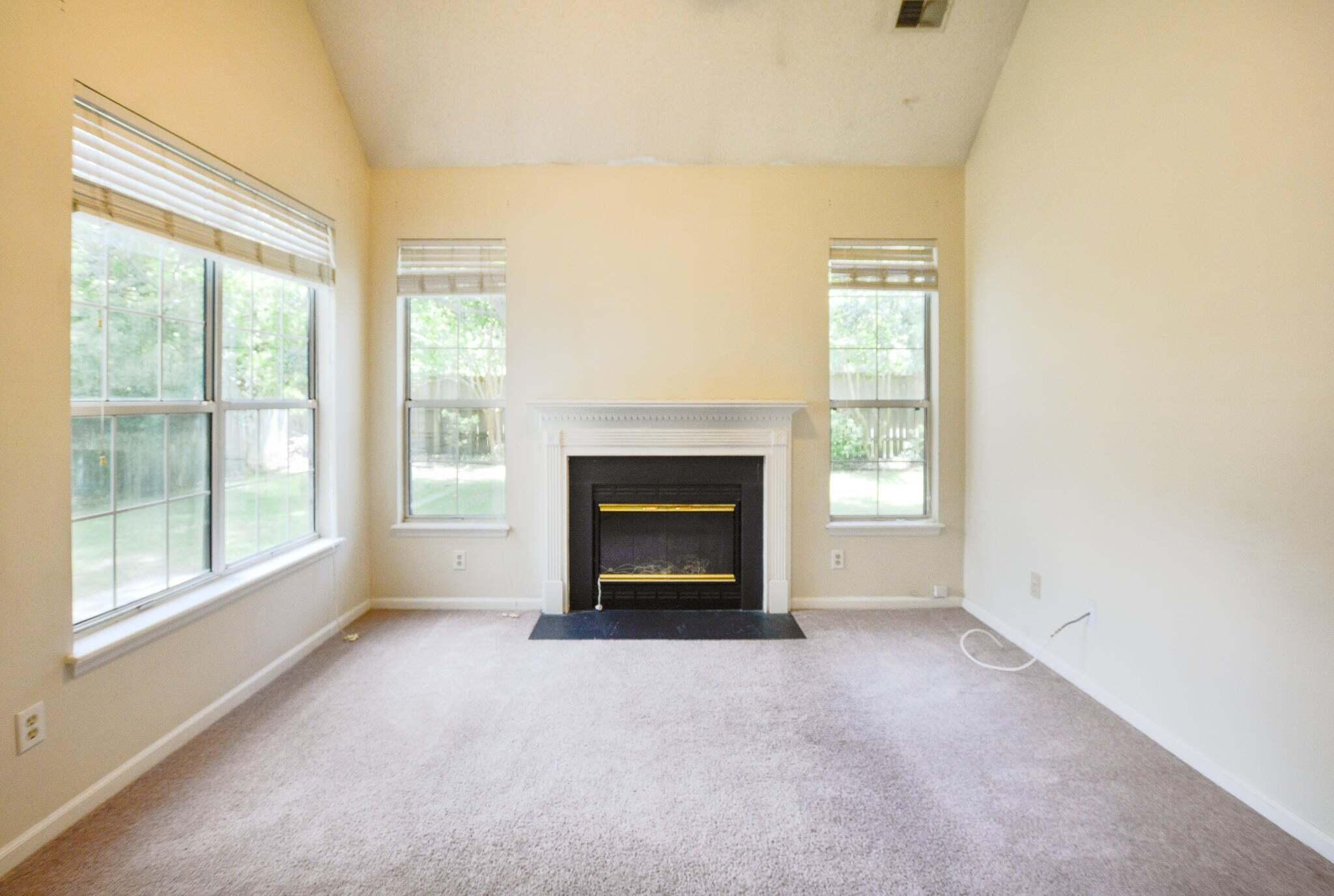 1974 Oak Tree Lane Mount Pleasant, SC 29464 - Photo 6 of 24 20220628131923834661000000-o