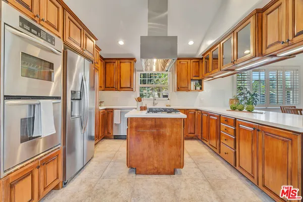 $1,669,000 | 6001 Oakdale Avenue, Woodland Hills, CA 91367