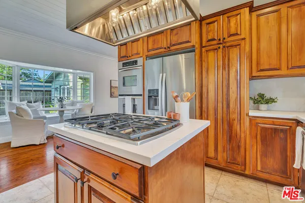 $1,669,000 | 6001 Oakdale Avenue, Woodland Hills, CA 91367