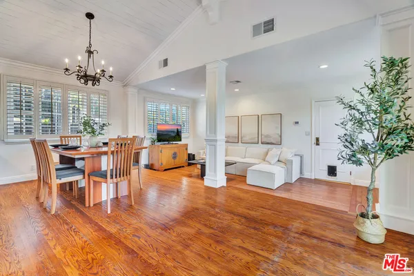 $1,669,000 | 6001 Oakdale Avenue, Woodland Hills, CA 91367