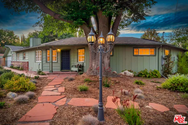 $1,669,000 | 6001 Oakdale Avenue, Woodland Hills, CA 91367