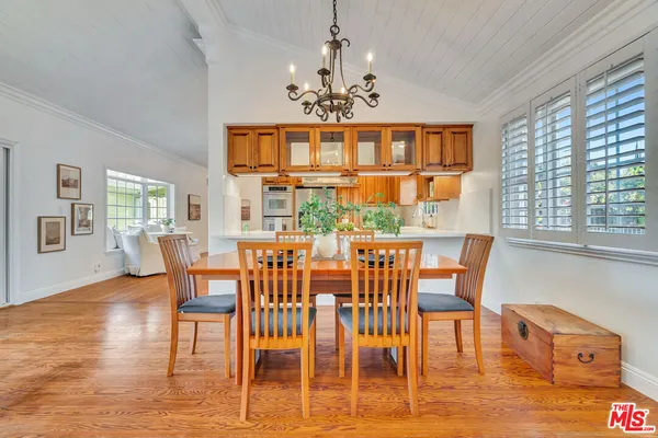$1,669,000 | 6001 Oakdale Avenue, Woodland Hills, CA 91367