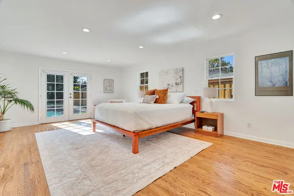 $1,669,000 | 6001 Oakdale Avenue, Woodland Hills, CA 91367