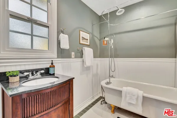 $1,669,000 | 6001 Oakdale Avenue, Woodland Hills, CA 91367