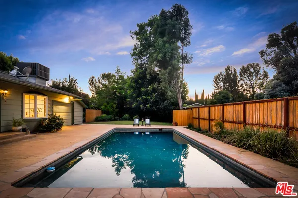 $1,669,000 | 6001 Oakdale Avenue, Woodland Hills, CA 91367