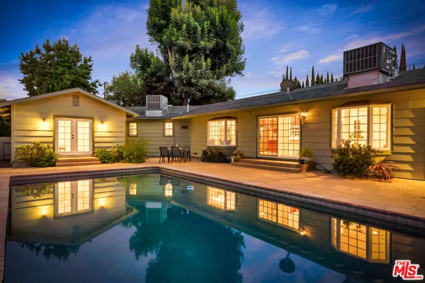 $1,669,000 | 6001 Oakdale Avenue, Woodland Hills, CA 91367