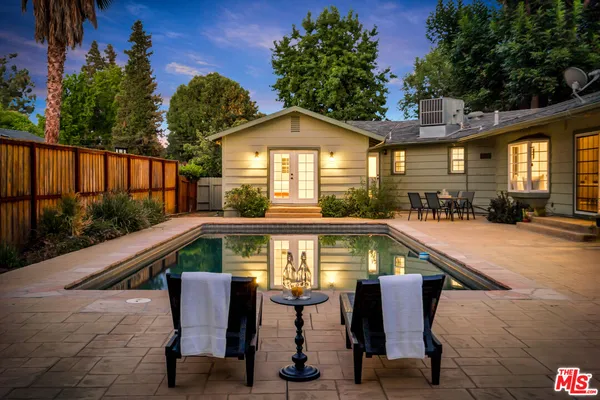 $1,669,000 | 6001 Oakdale Avenue, Woodland Hills, CA 91367