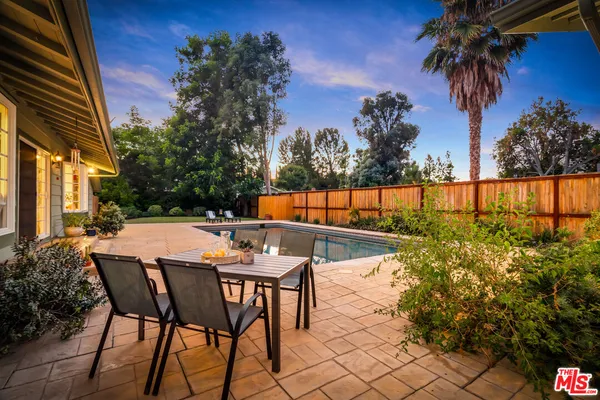 $1,669,000 | 6001 Oakdale Avenue, Woodland Hills, CA 91367