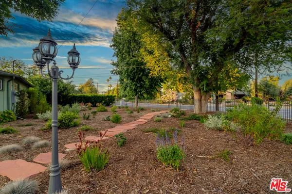 $1,669,000 | 6001 Oakdale Avenue, Woodland Hills, CA 91367