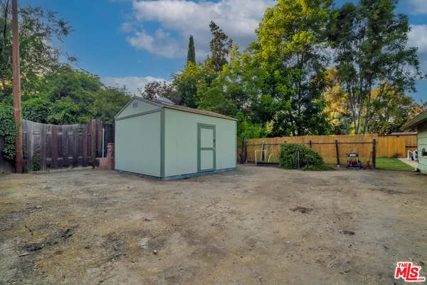 $1,669,000 | 6001 Oakdale Avenue, Woodland Hills, CA 91367