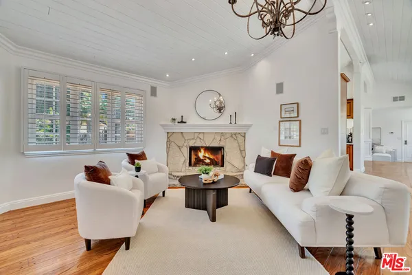 $1,669,000 | 6001 Oakdale Avenue, Woodland Hills, CA 91367