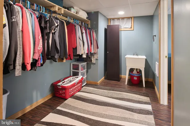 a view of a livingroom with furniture and window