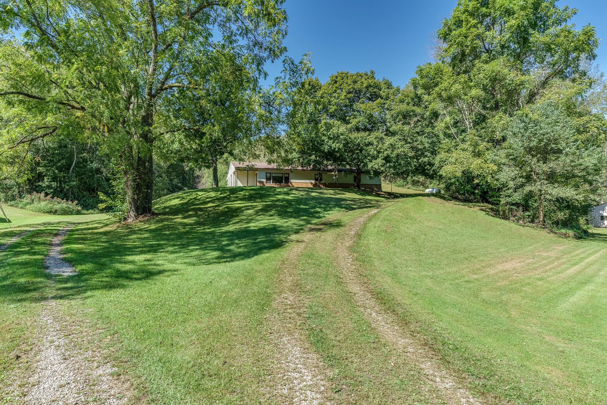 9947 Larimer Road Logan, OH 43138 - Photo 3 of 57