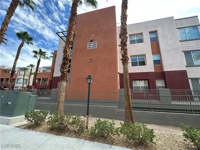 $1,490 | 71 East Agate Avenue, Unit 208, Las Vegas, NV 89123