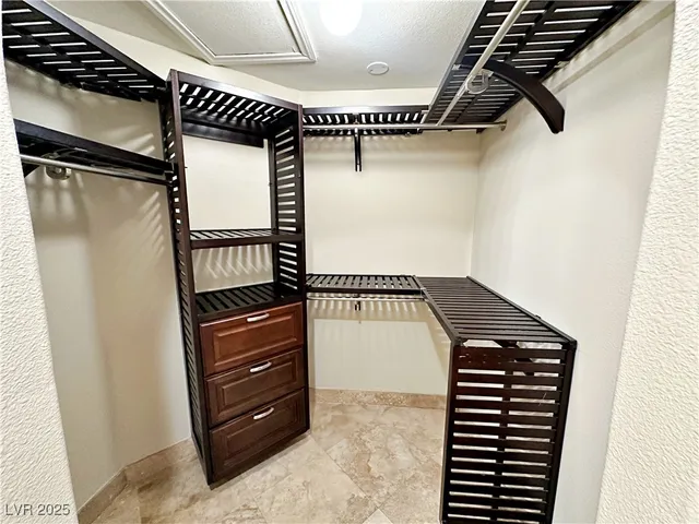 $1,490 | 71 East Agate Avenue, Unit 208, Las Vegas, NV 89123