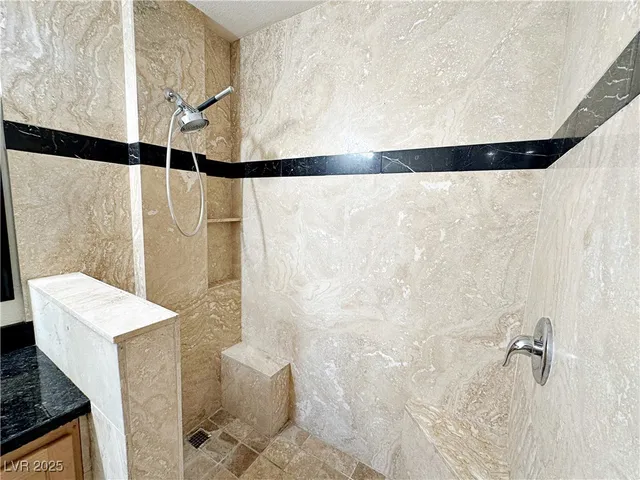 $1,490 | 71 East Agate Avenue, Unit 208, Las Vegas, NV 89123