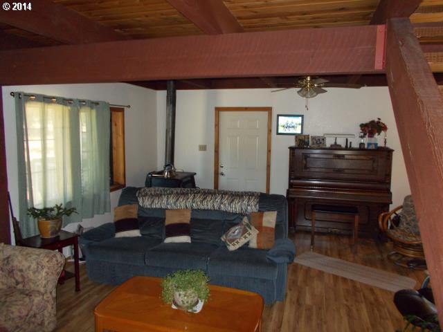 267 South Fairway Road Wamic, OR 97063 - Photo 3 of 10 Gallery Image 3