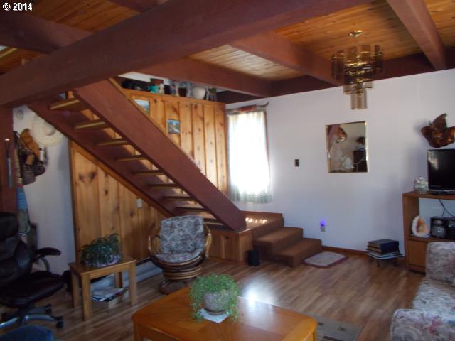 267 South Fairway Road Wamic, OR 97063 - Photo 5 of 10 Gallery Image 5