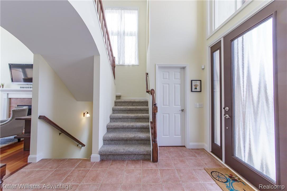 1381 Kentfield Drive Rochester, MI 48307 - Photo 7 of 72 Kentfield_1381_Foyer_01.jpg