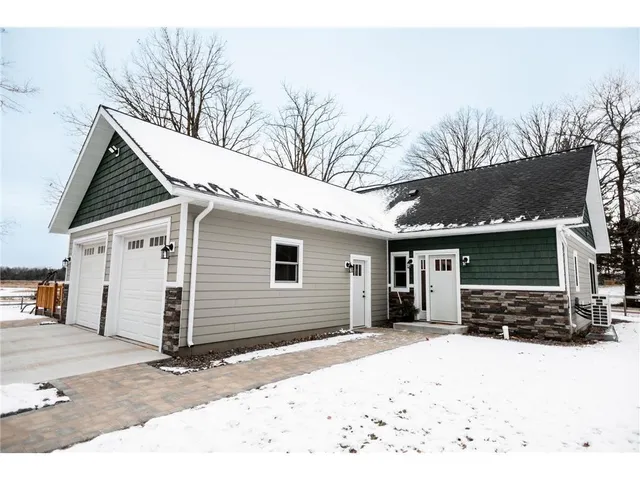 $475,000 | 21133 Crab Apple Drive, Pine City, MN 55063