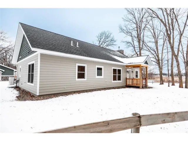 $475,000 | 21133 Crab Apple Drive, Pine City, MN 55063