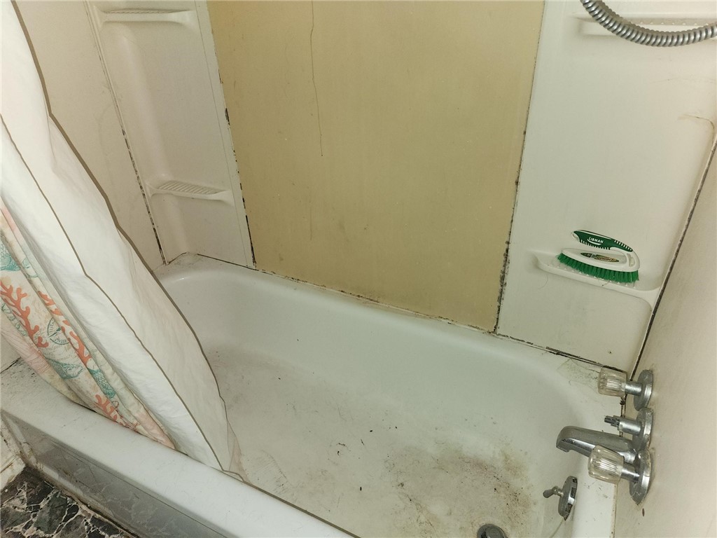 4276 Robinson Road Wethersfield, NY 14569 - Photo 11 of 24 1st floor full bath