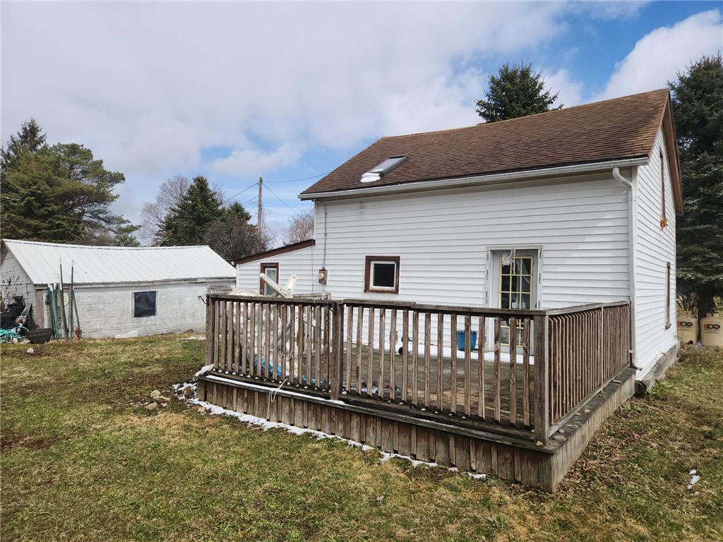 4276 Robinson Road Wethersfield, NY 14569 - Photo 21 of 24 Back deck