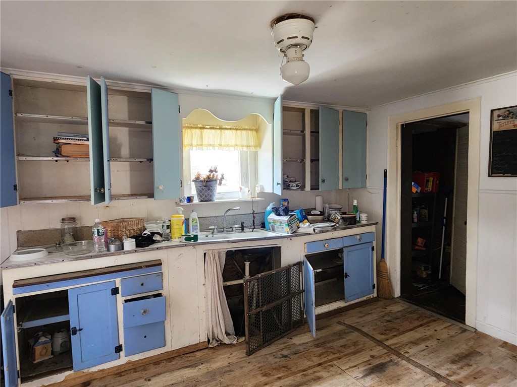 4276 Robinson Road Wethersfield, NY 14569 - Photo 3 of 24